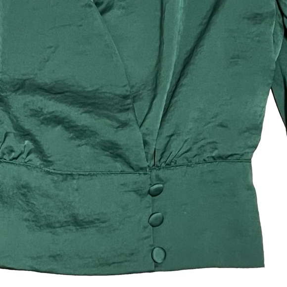 GREEN PLEATED WRAP TOP Women's Size Medium ACCORDION SLEEVES Blouse EUC - Picture 4 of 9